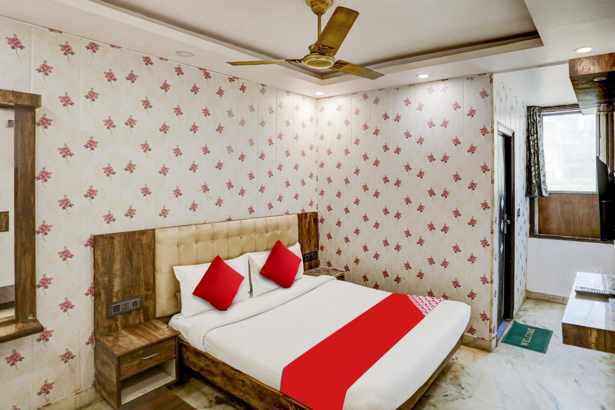Live On Del1739 3* New Delhi