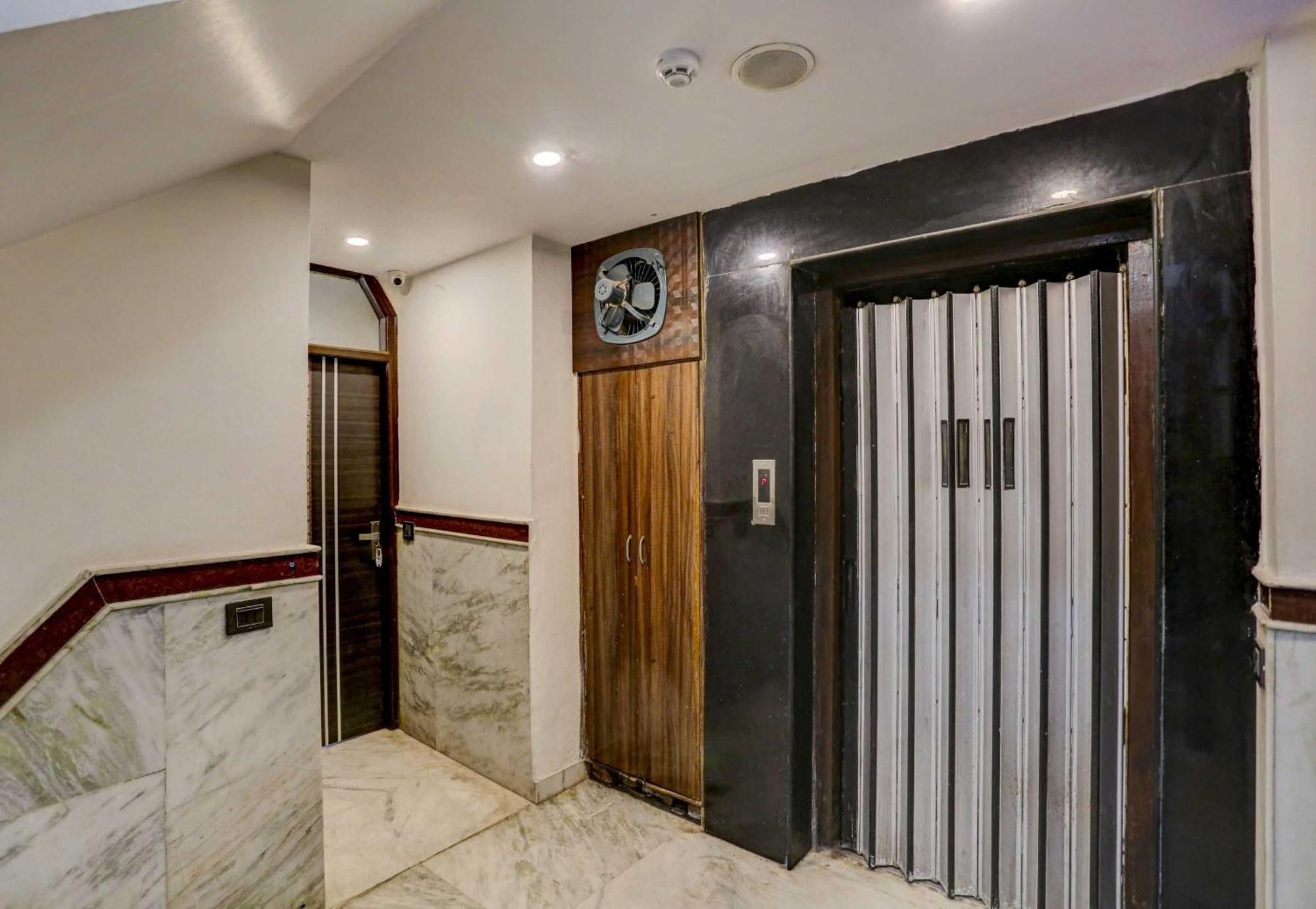 Hotel Live On Del1739 3*